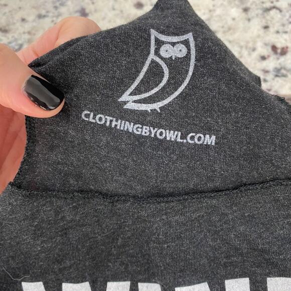 Wine Bachelor & Yoga Pants Gray Tank Size Small - Picture 3 of 5